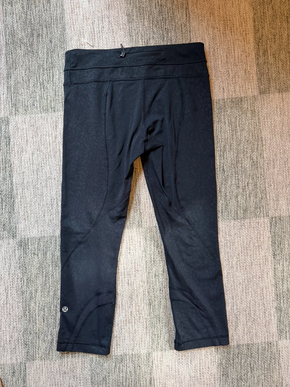 lululemon athletica Black capri leggings